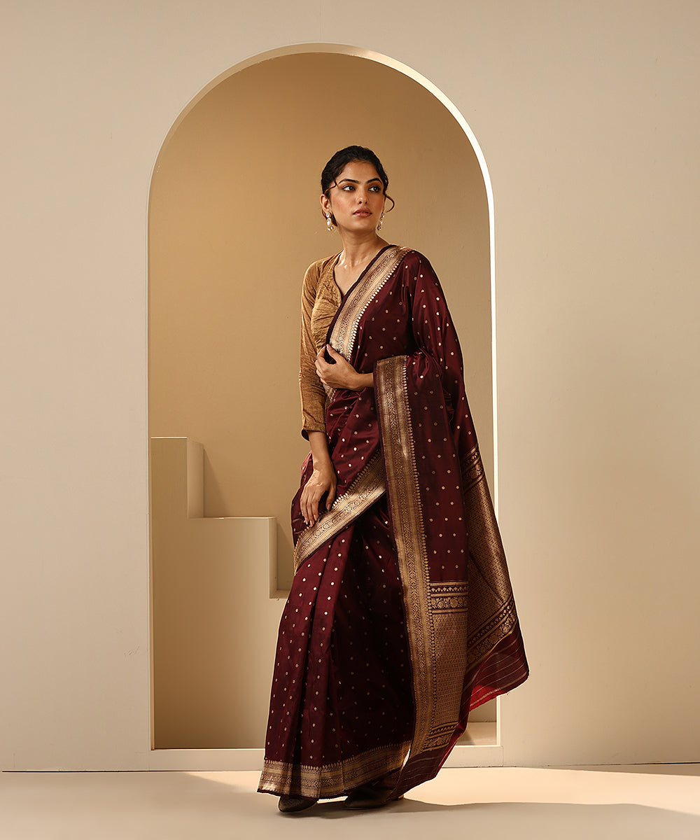 Wine_Handloom_Pure_Katan_Silk_Banarasi_Saree_With_Small_Floral_Motifs_WeaverStory_02