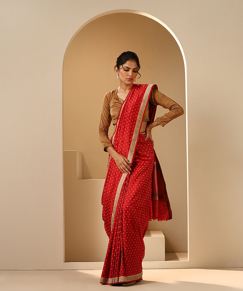 Red_Handloom_Pure_Katan_Silk_Banarasi_Saree_With_Kadhwa_Meenakari_Border_WeaverStory_02