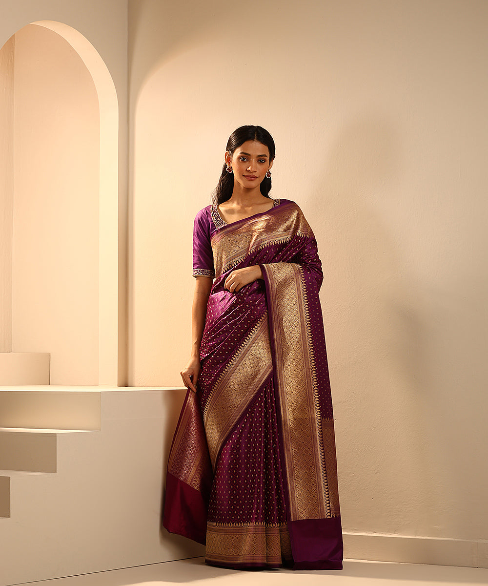 Purple_Handloom_Pure_Mashroo_Silk_Tanchoi_Banarasi_Saree_With_Gold_Zari_Border_WeaverStory_02