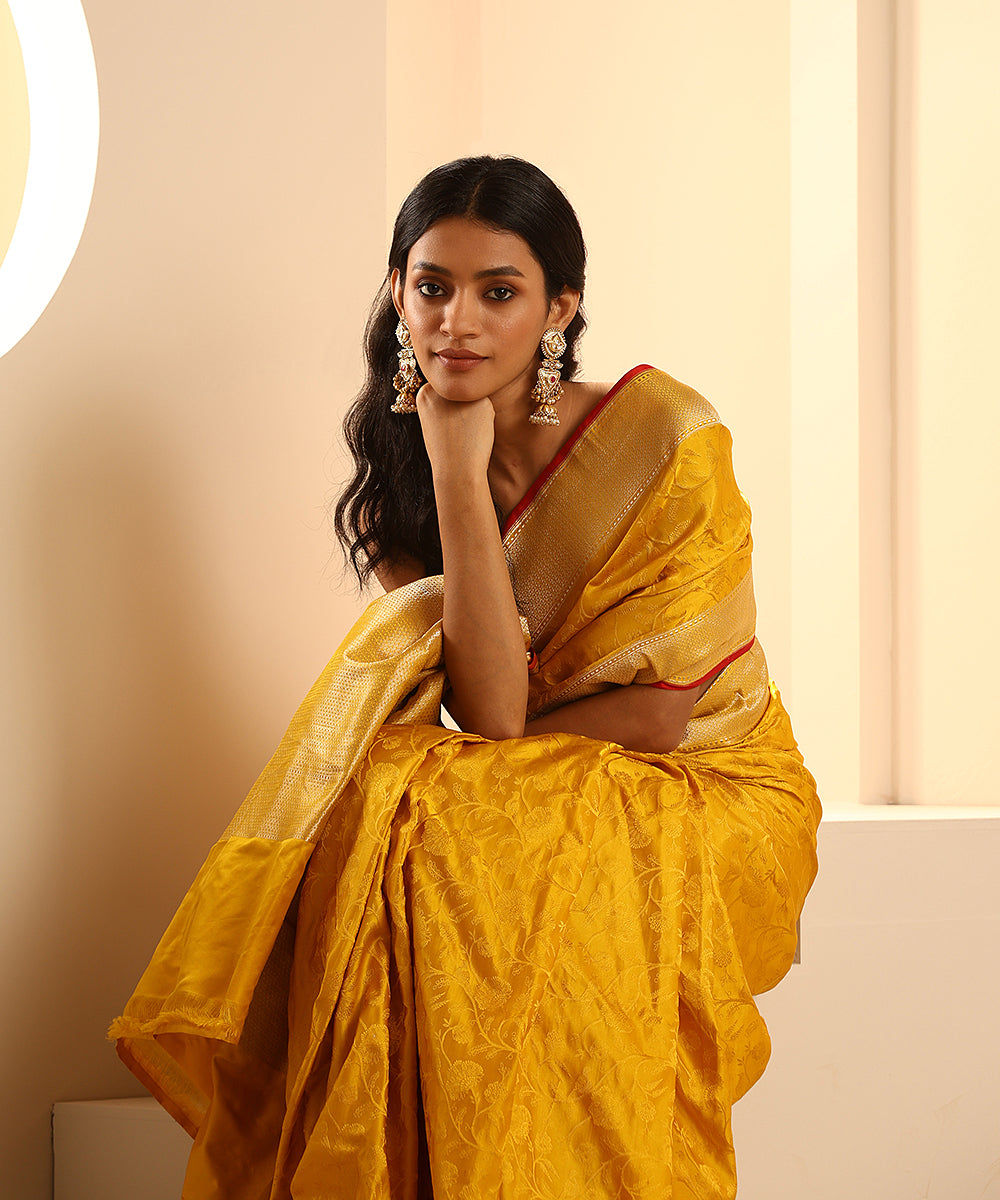 Handloom_Mustard_Pure_Mashroo_Silk_Banarasi_Tanchoi_Saree_With_Birds_Motifs_WeaverStory_01