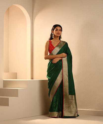 Emerald_Green_Handloom_Pure_Mashroo_Silk_Banarasi_Tanchoi_Saree_With_Red_Selvedge_WeaverStory_02