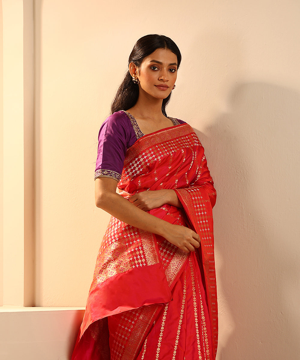 Handloom_Red_Pure_Mashroo_Silk_Tanchoi_Banarasi_Saree_With_Vertical_Zari_Stripes_WeaverStory_01