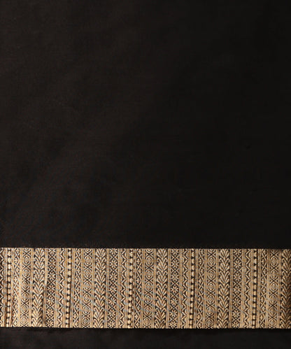 Black_Handloom_Rising_Temple_Pure_Katan_Silk_Banarasi_Saree_WeaverStory_05