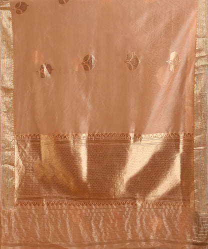 Handloom_Peach_Pure_Organza_Silk_Banarasi_Saree_With_Gold_And_Silver_Zari_Border_And_Kadhwa_Boota_WeaverStory_05