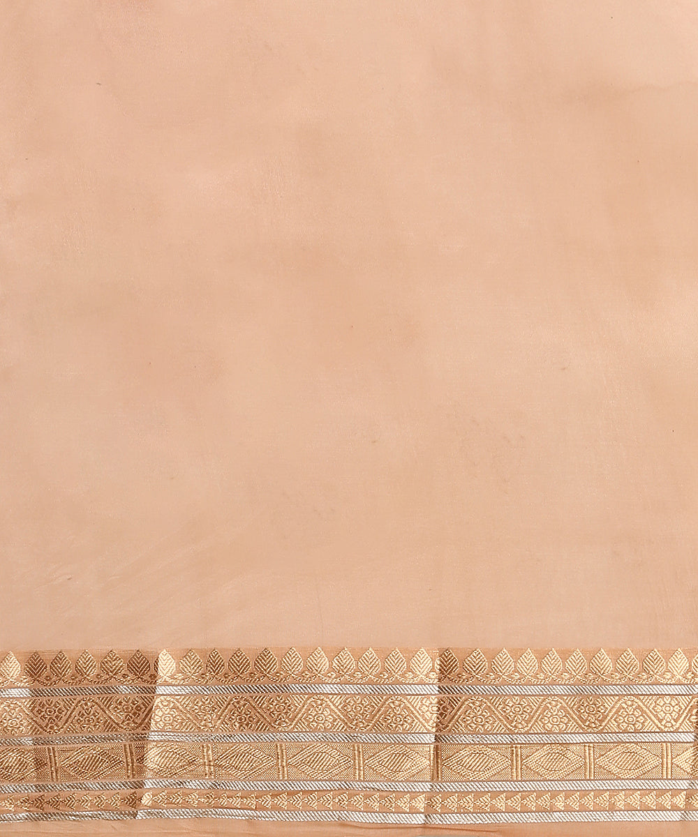 Handloom_Peach_Pure_Organza_Silk_Banarasi_Saree_With_Gold_And_Silver_Zari_Border_And_Kadhwa_Boota_WeaverStory_06