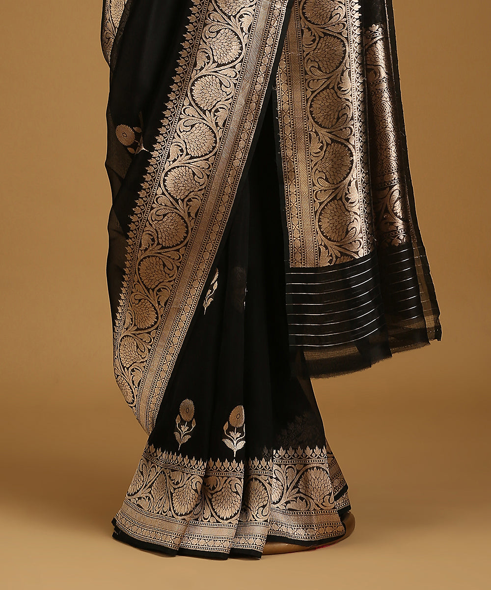 Black_Handloom_Pure_Organza_Silk_Banarasi_Saree_With_Gold_Zari_Border_And_Kadhwa_Boota_WeaverStory_03