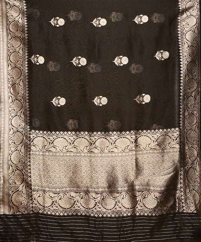 Black_Handloom_Pure_Organza_Silk_Banarasi_Saree_With_Gold_Zari_Border_And_Kadhwa_Boota_WeaverStory_05