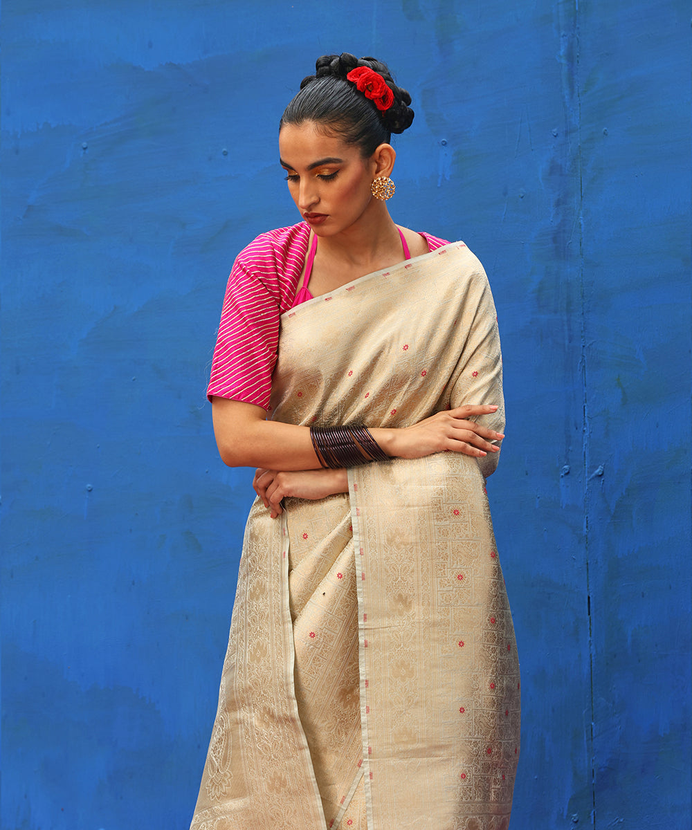 Light_Pistachio_Green_Handloom_Pure_Katan_Silk_Zari_Tanchoi_Banarasi_Saree_With_Meenakari_WeaverStory_01