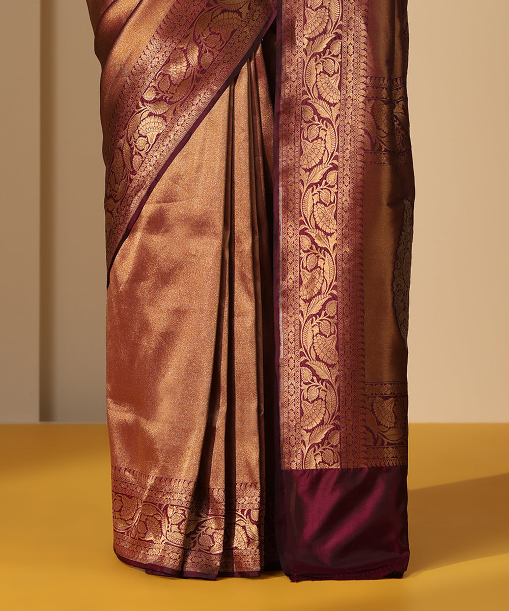 Purple_Handloom_Pure_Tissue_Tanchoi_Banarasi_Saree_With_Kadhwa_Floral_Border_WeaverStory_04