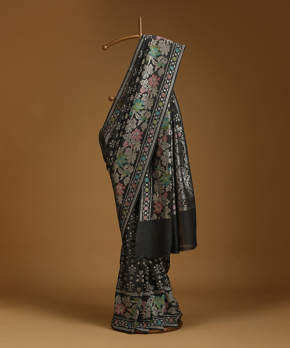 Black_Handloom_Pure_Tusser_Georgette_Banarasi_Saree_With_All_Over_Floral_Motifs_WeaverStory_01