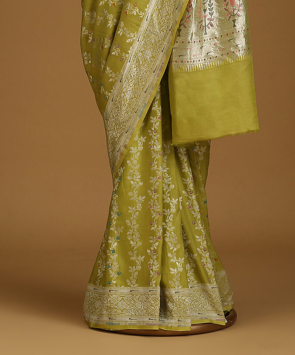 Handloom_Green_Pure_Tusser_Georgette_Banarrasi_Saree_With_Floral_Bel_WeaverStory_03