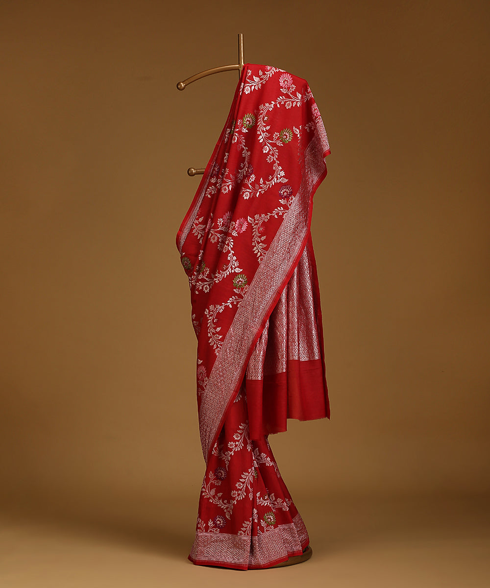 Handloom_Red_Pure_Tusser_Georgette_Banarasi_Saree_With_floral_Bel_WeaverStory_01