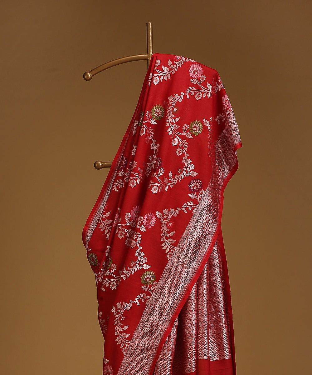 Handloom_Red_Pure_Tusser_Georgette_Banarasi_Saree_With_floral_Bel_WeaverStory_02