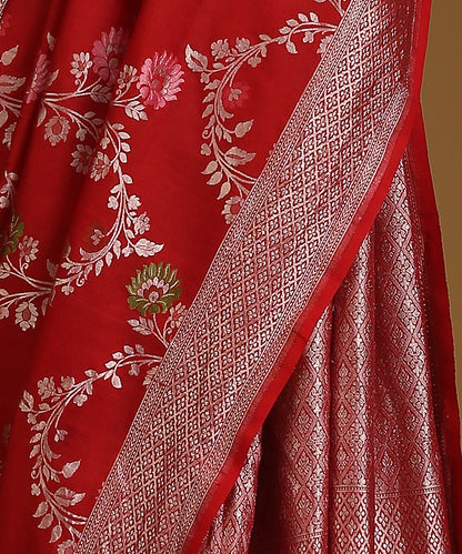 Handloom_Red_Pure_Tusser_Georgette_Banarasi_Saree_With_floral_Bel_WeaverStory_04