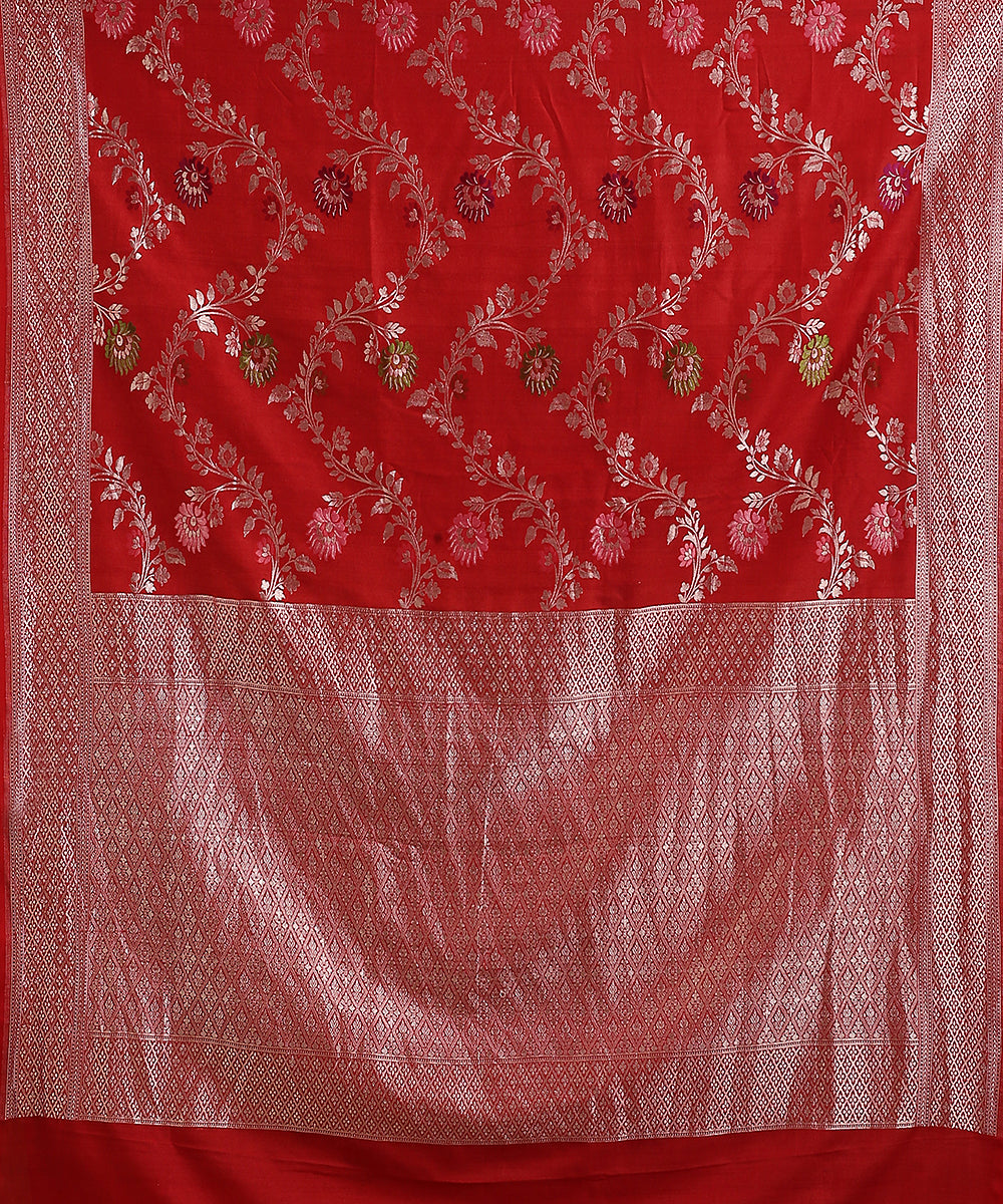 Handloom_Red_Pure_Tusser_Georgette_Banarasi_Saree_With_floral_Bel_WeaverStory_05