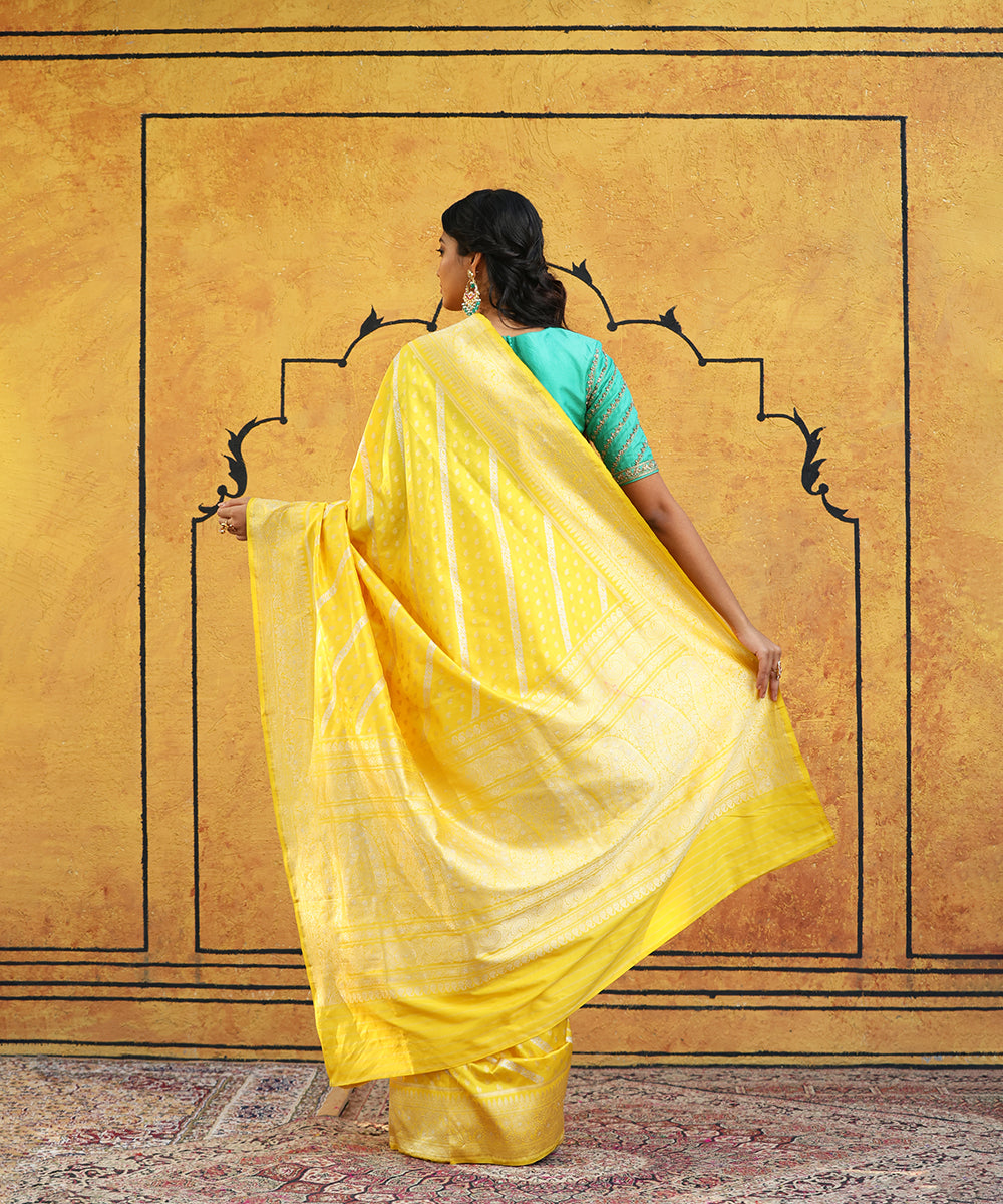 Handloom_Yellow_Pure_Katan_Silk_Banarasi_Saree_With_Aada_Jaal_WeaverStory_03
