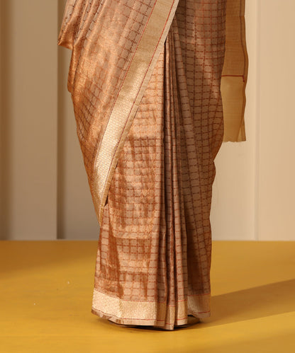 Handloom_Golden_Tissue_Silk_Tanchoi_Banarasi_Saree_With_Antique_Zari_WeaverStory_04
