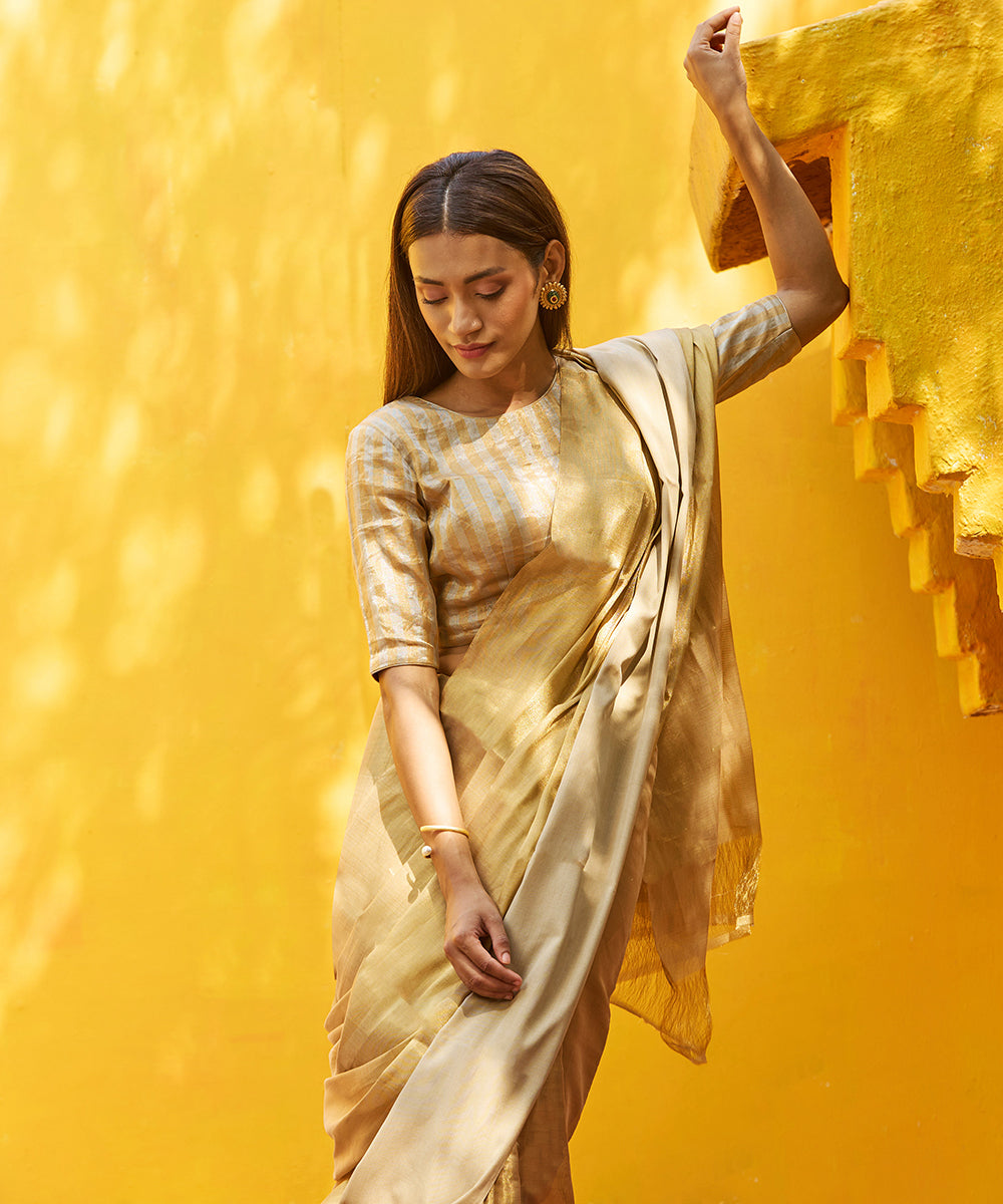 Gold_Handloom_Pure_Tissue_Chanderi_Saree_With_Beige_Border_WeaverStory_01