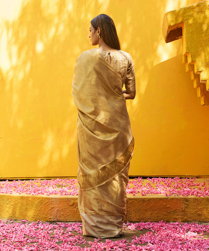 Gold_Handloom_Pure_Tissue_Chanderi_Saree_With_Beige_Border_WeaverStory_03