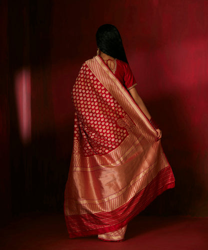 Red_Handloom_Pure_Katan_Silk_Banarasi_Saree_With_Kadhwa_Booti_WeaverStory_03