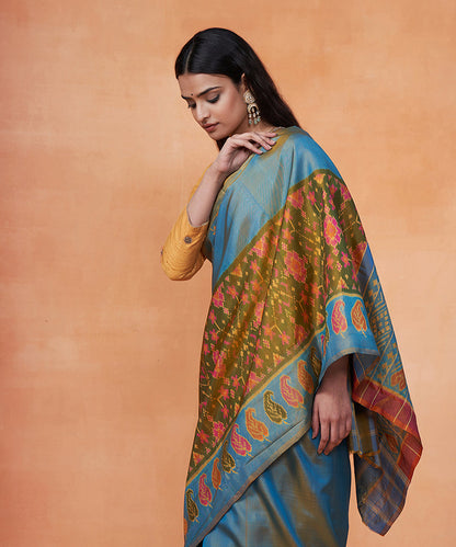 Handloom_Blue_Dual_Tone_Pure_Mulberry_Silk_Patola_Saree_With_Broad_Border_WeaverStory_01