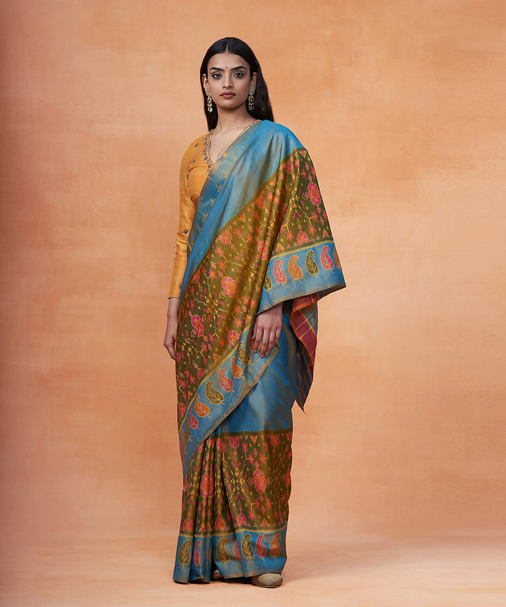 Handloom_Blue_Dual_Tone_Pure_Mulberry_Silk_Patola_Saree_With_Broad_Border_WeaverStory_02