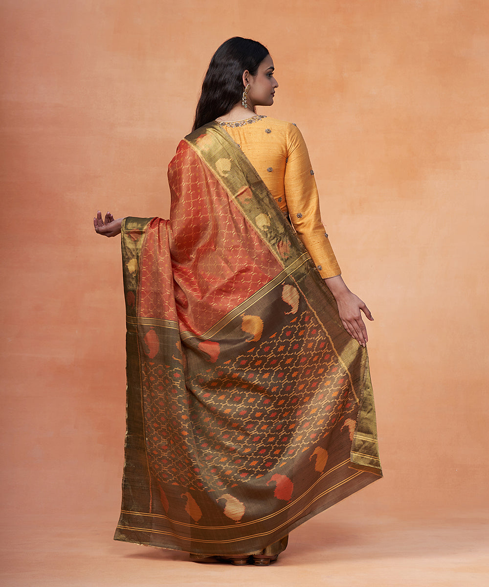 Green_And_Yellow_Dual_Tone_Pure_Mulberry_Silk_Ikat_Patola_Saree_With_Tissue_Border_WeaverStory_03