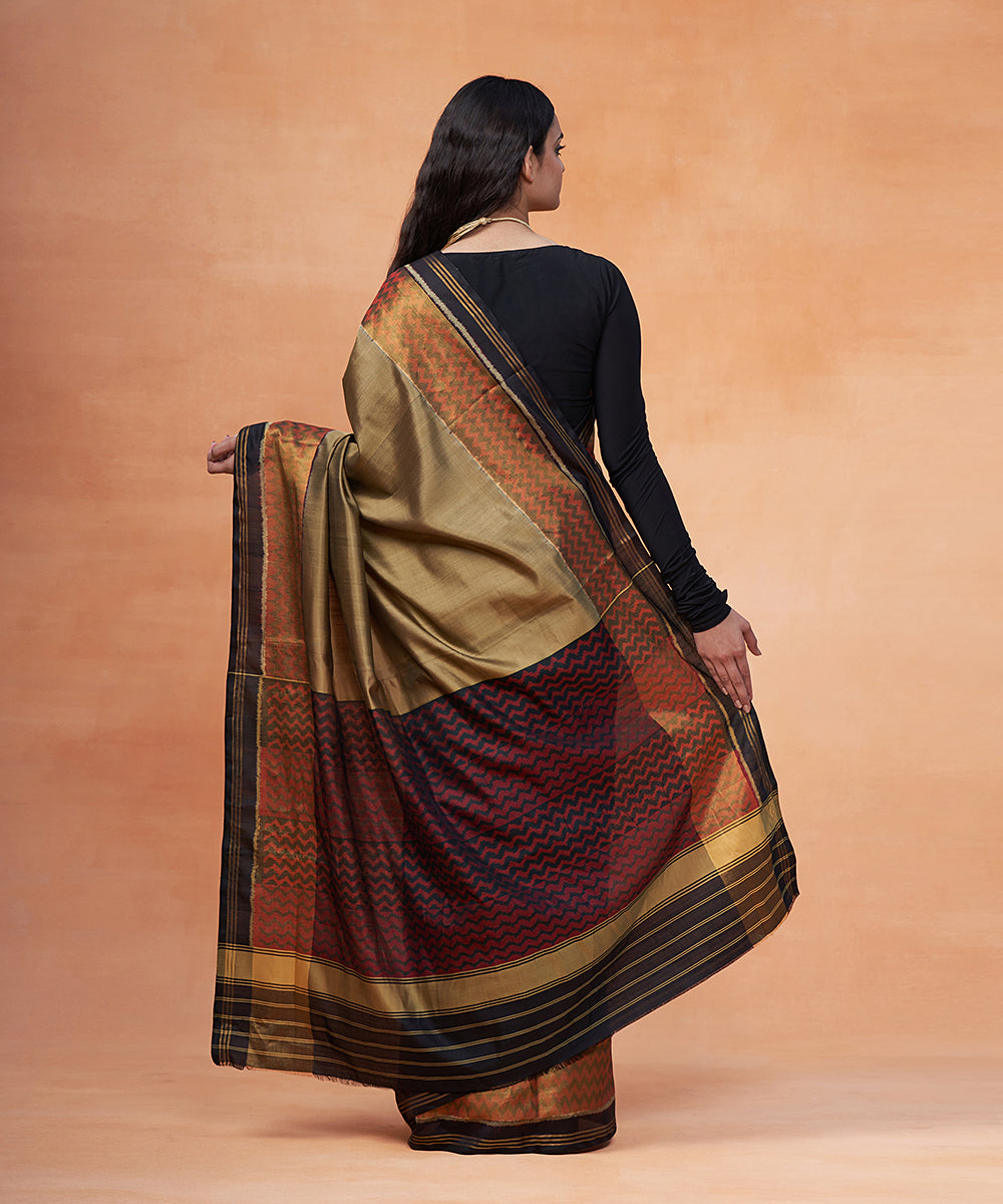 Handloom_Toosh_Color_Pure_Mulberry_Silk_Ikat_Patola_Saree_With_Tissue_Border_WeaverStory_03