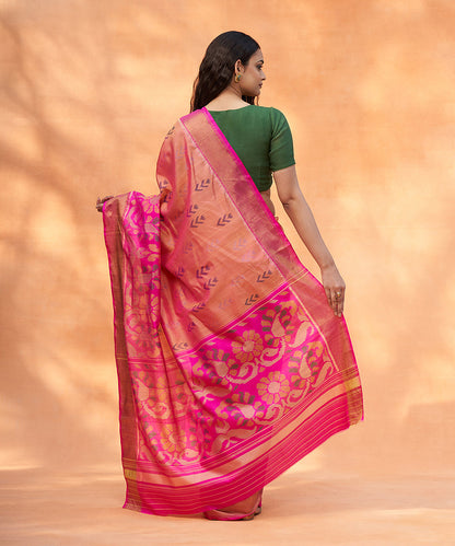 Peach_And_Pink_Handloom_Pure_Mulberry_Silk_Ikat_Patola_Saree_With_Tissue_Border_WeaverStory_03