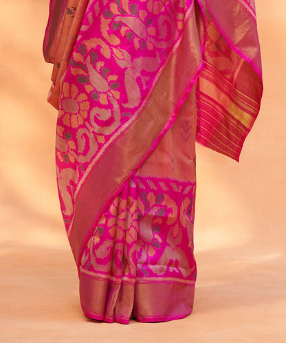 Peach_And_Pink_Handloom_Pure_Mulberry_Silk_Ikat_Patola_Saree_With_Tissue_Border_WeaverStory_04
