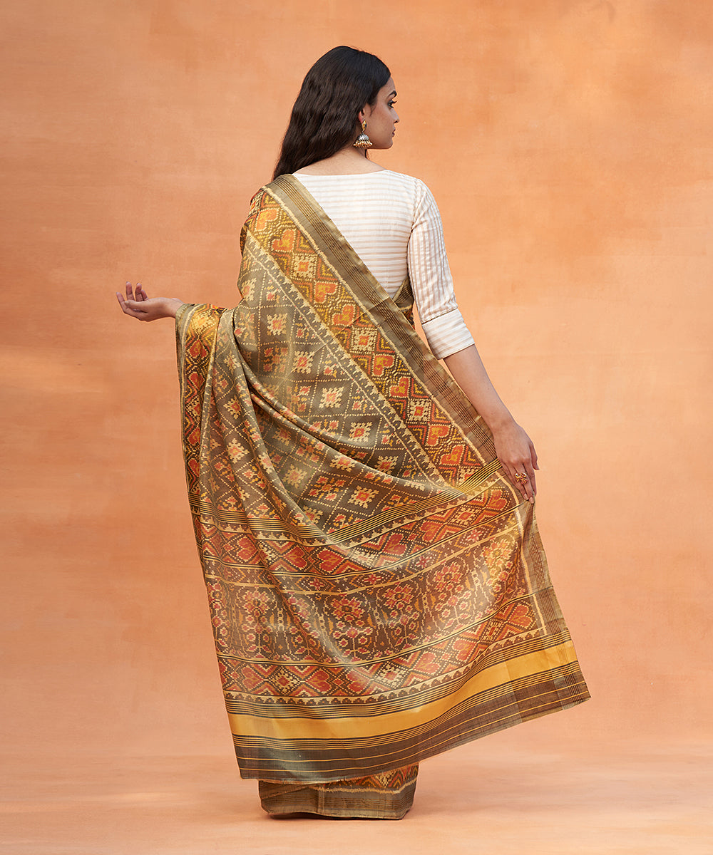 Handloom_Grey_And_Yellow_Pure_Mulberry_Silk_Ikat_Patola_Saree_With_Tissue_Border_WeaverStory_03