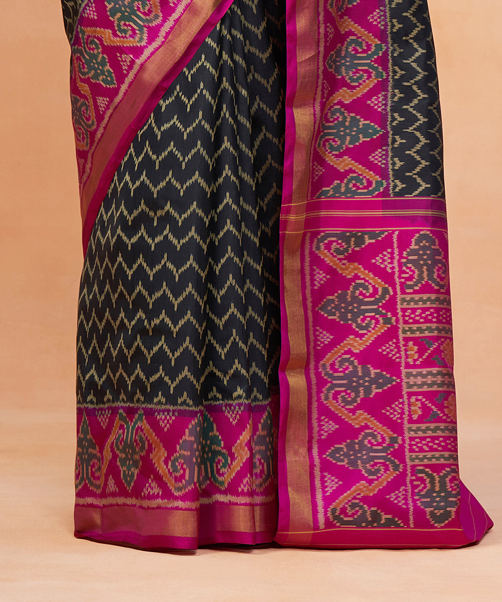 Handloom_Black_And_Pink_Pure_Mulberry_Silk_Ikat_Patola_Saree_With_Tissue_Border_WeaverStory_04