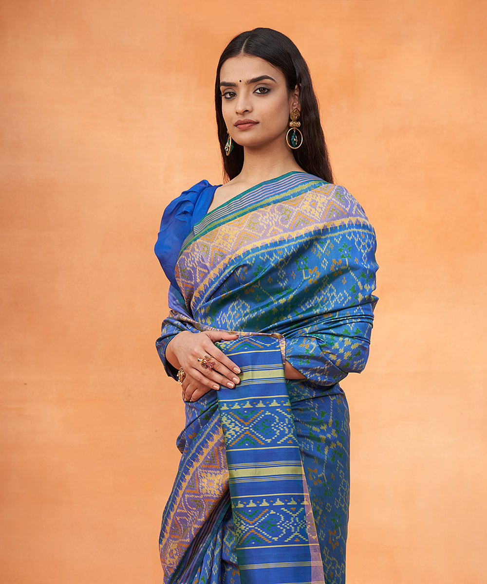 Peacock_Blue_Dual_Tone_Handloom_Pure_Mulberry_Silk_Ikat_Patola_Saree_With_Tissue_Border_WeaverStory_01