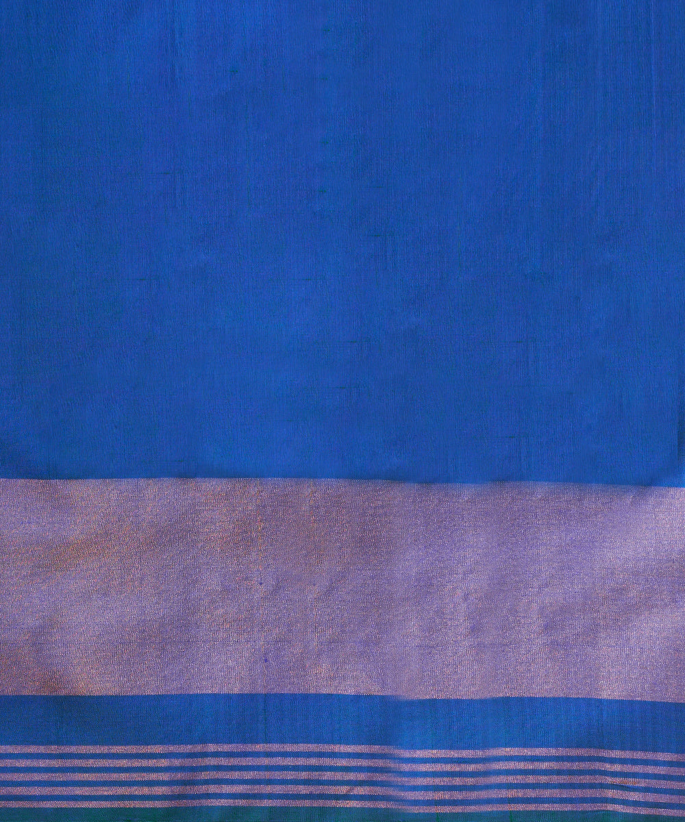 Peacock_Blue_Dual_Tone_Handloom_Pure_Mulberry_Silk_Ikat_Patola_Saree_With_Tissue_Border_WeaverStory_05