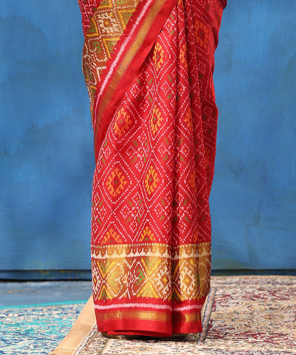 Maroon_Handloom_Pure_Mulberry_Silk_Ikat_Patola_Saree_With_Tissue_Border_WeaverStory_04