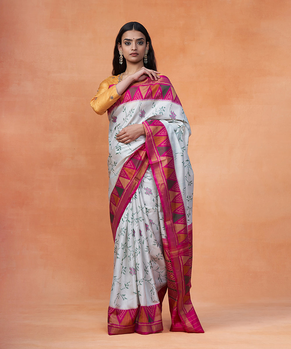 Handloom_White_And_Pink_Pure_Mulberry_Silk_Ikat_Patola_Saree_With_Zari_Border_WeaverStory_02