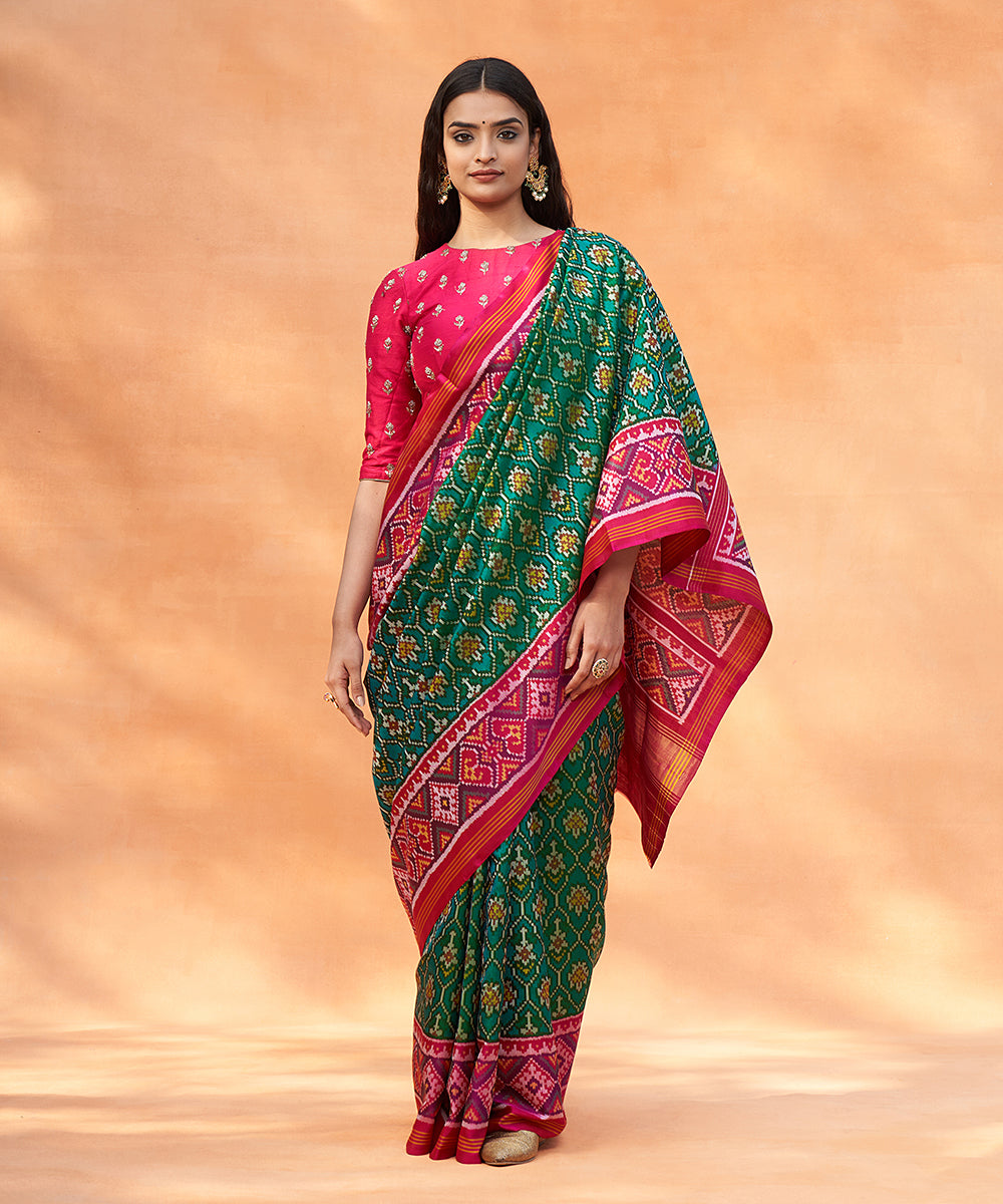 Handloom_Green_And_Magenta_Pure_Mulberry_Silk_Ikat_Patola_Saree_WeaverStory_02