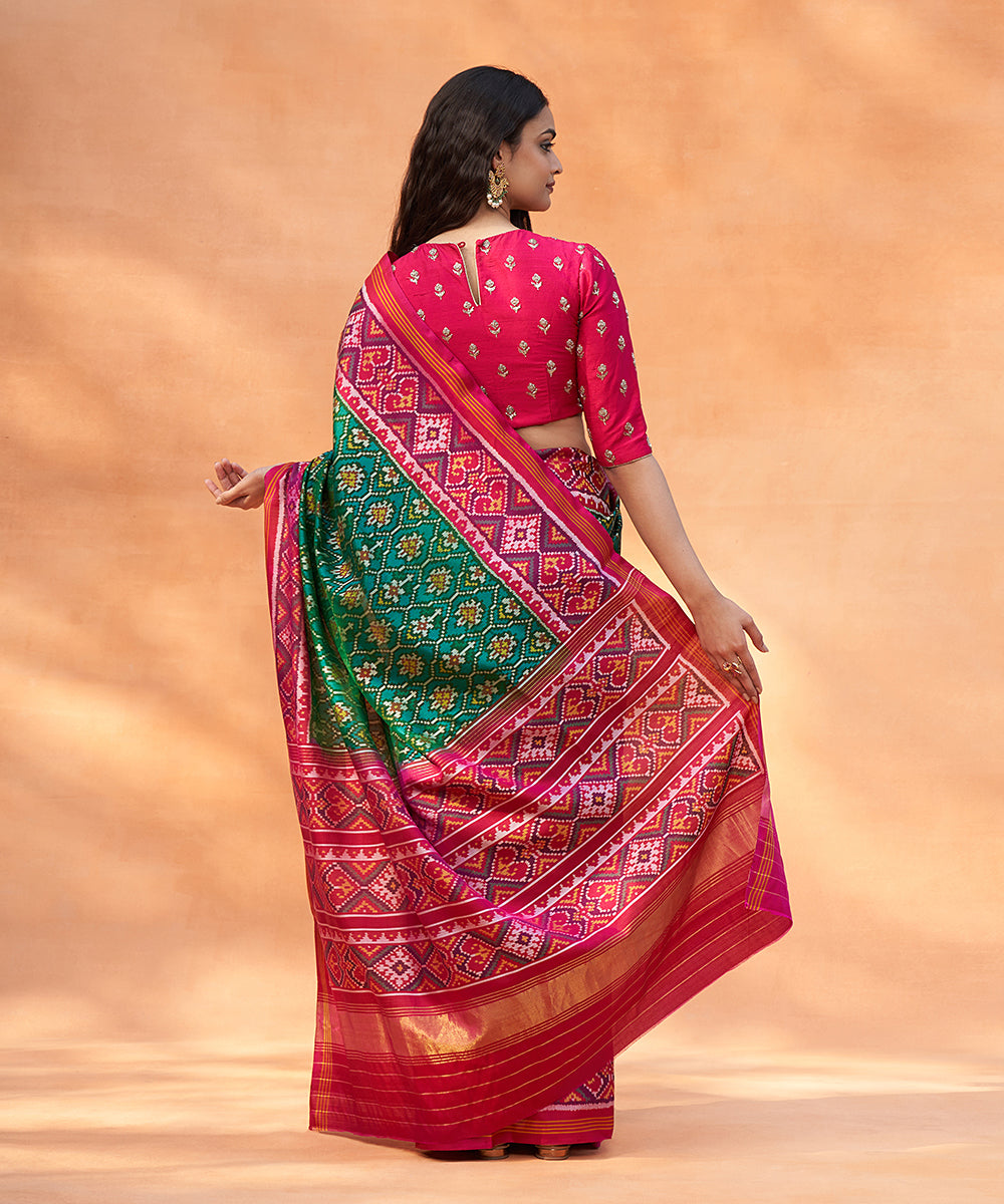 Handloom_Green_And_Magenta_Pure_Mulberry_Silk_Ikat_Patola_Saree_WeaverStory_03