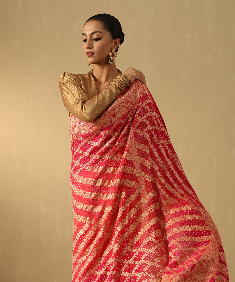 Handloom_Coral_And_Pink_Ombre_Dyed_Pure_Georgette_Banarasi_Bandhej_Saree_WeaverStory_01