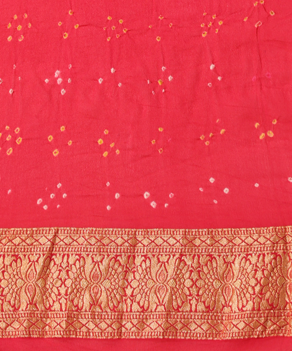 Handloom_Coral_And_Pink_Ombre_Dyed_Pure_Georgette_Banarasi_Bandhej_Saree_WeaverStory_05