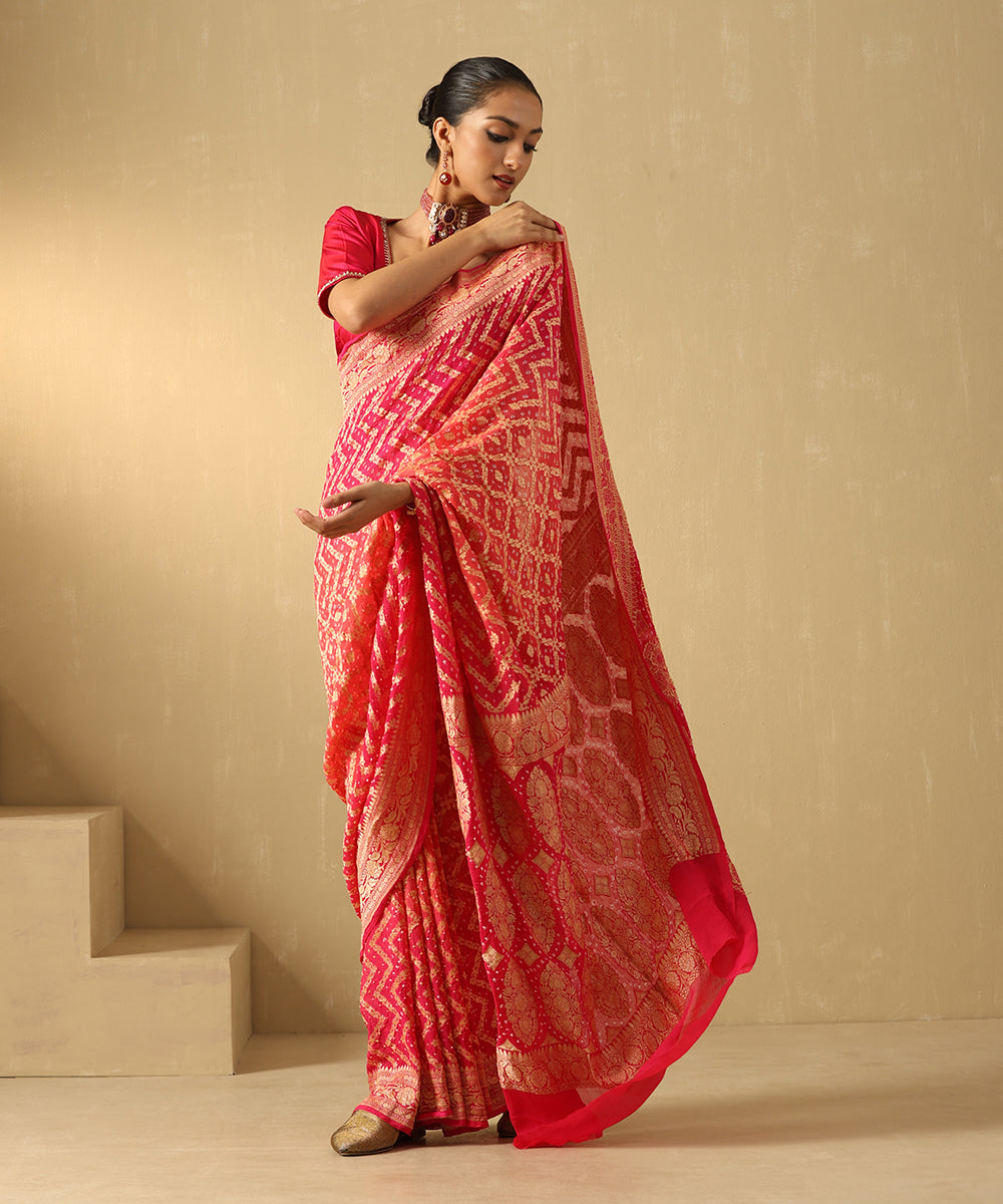 Handloom_Coral_And_Pink_Ombre_Dyed_Pure_Georgette_Banarasi_Bandhej_Saree_WeaverStory_02