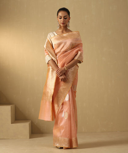 Handloom_Peach_Pure_Kora_Silk_Banarasi_Saree_With_Sona_Rupa_Booti_WeaverStory_02