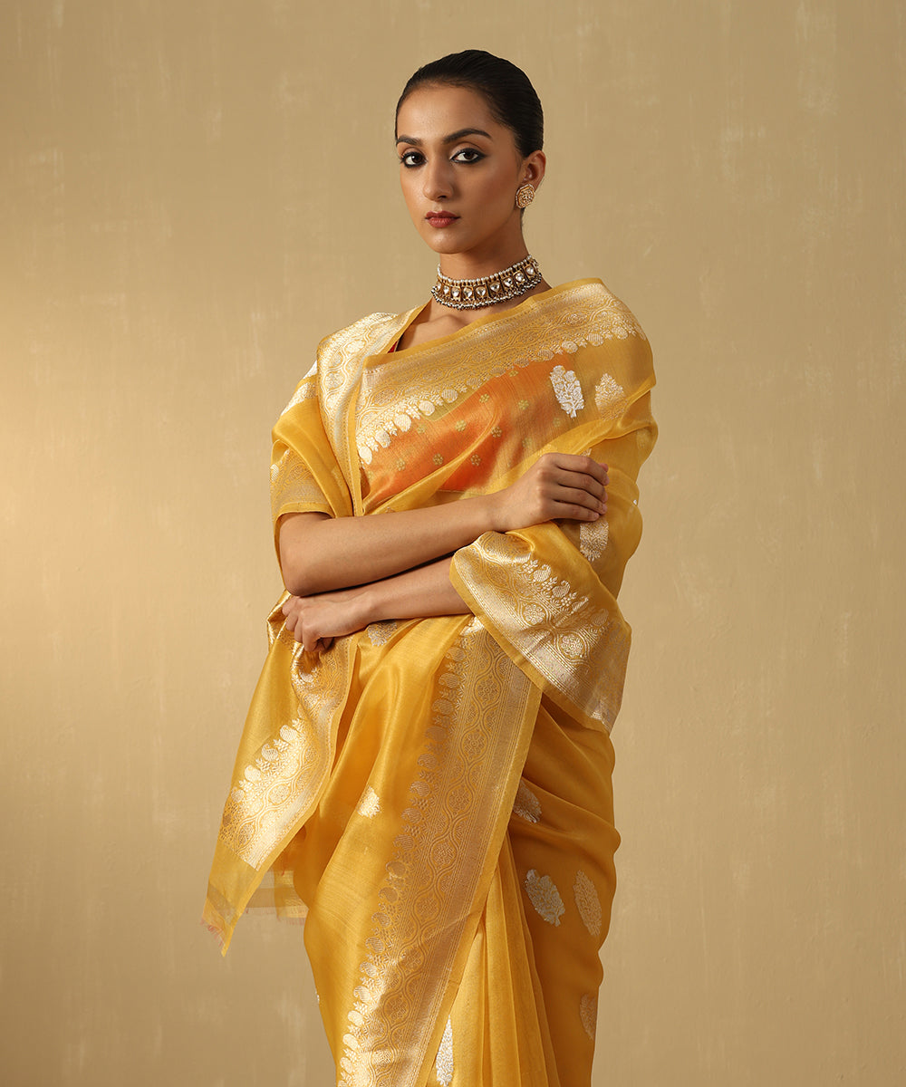 Handloom_Mustard_Yellow_Pure_Kora_Silk_Banarasi_Saree_With_Sona_Rupa_Booti_WeaverStory_01