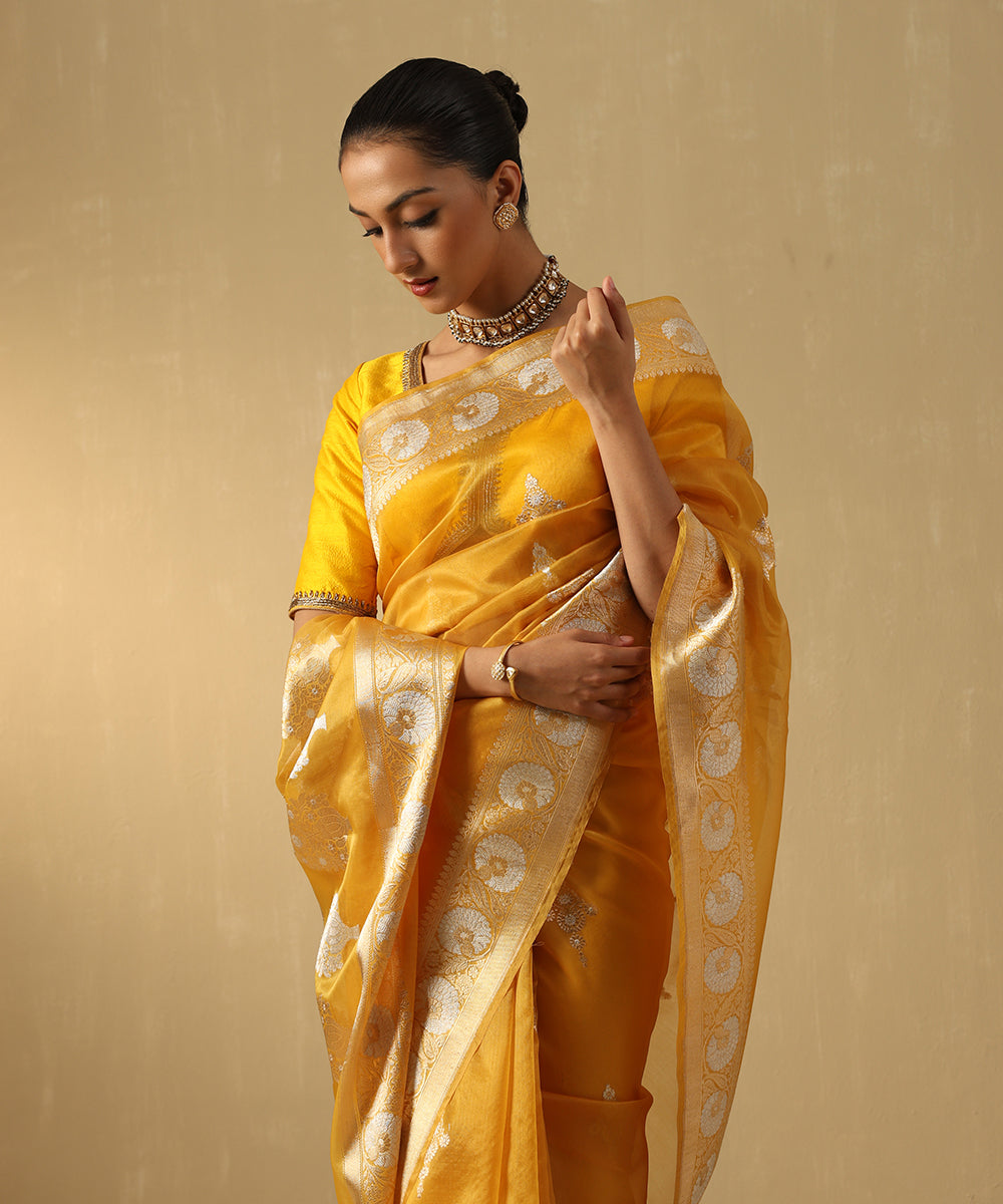 Mustard_Handloom_Pure_Kora_Silk_Banarasi_Saree_With_Sona_Rupa_Booti_And_Floral_Border_WeaverStory_01