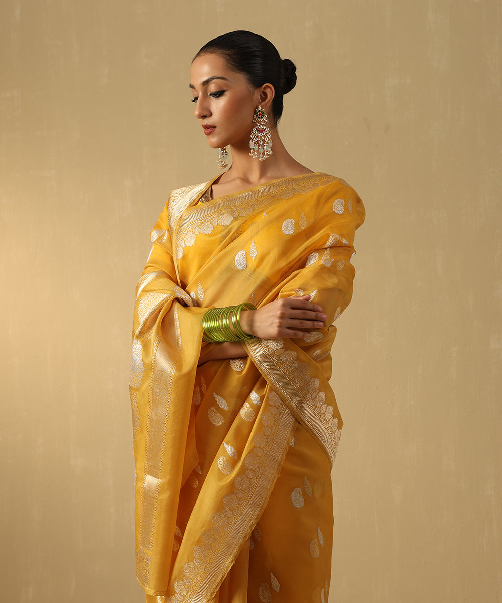 Handloom_Mustard_Pure_Kora_Silk_Banarasi_Saree_With_Sona_Rupa_Paisley_Booti_WeaverStory_01