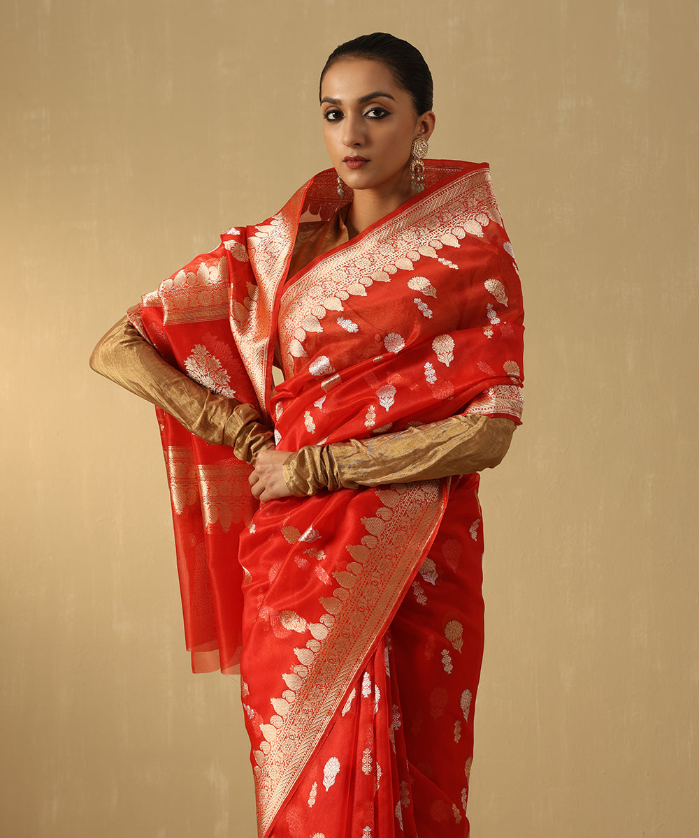 Red_Handloom_Pure_Kora_Silk_Banarasi_Saree_With_Sona_Rupa_Booti_And_Floral_Border_WeaverStory_01