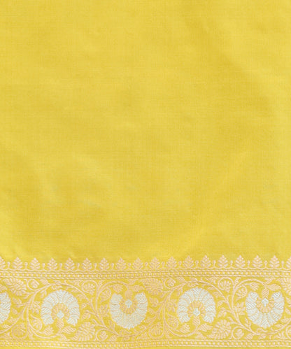 Mustard_Yellow_Handloom_Pure_Katan_Silk_Banarasi_Saree_With_Kadhwa_Booti_WeaverStory_05