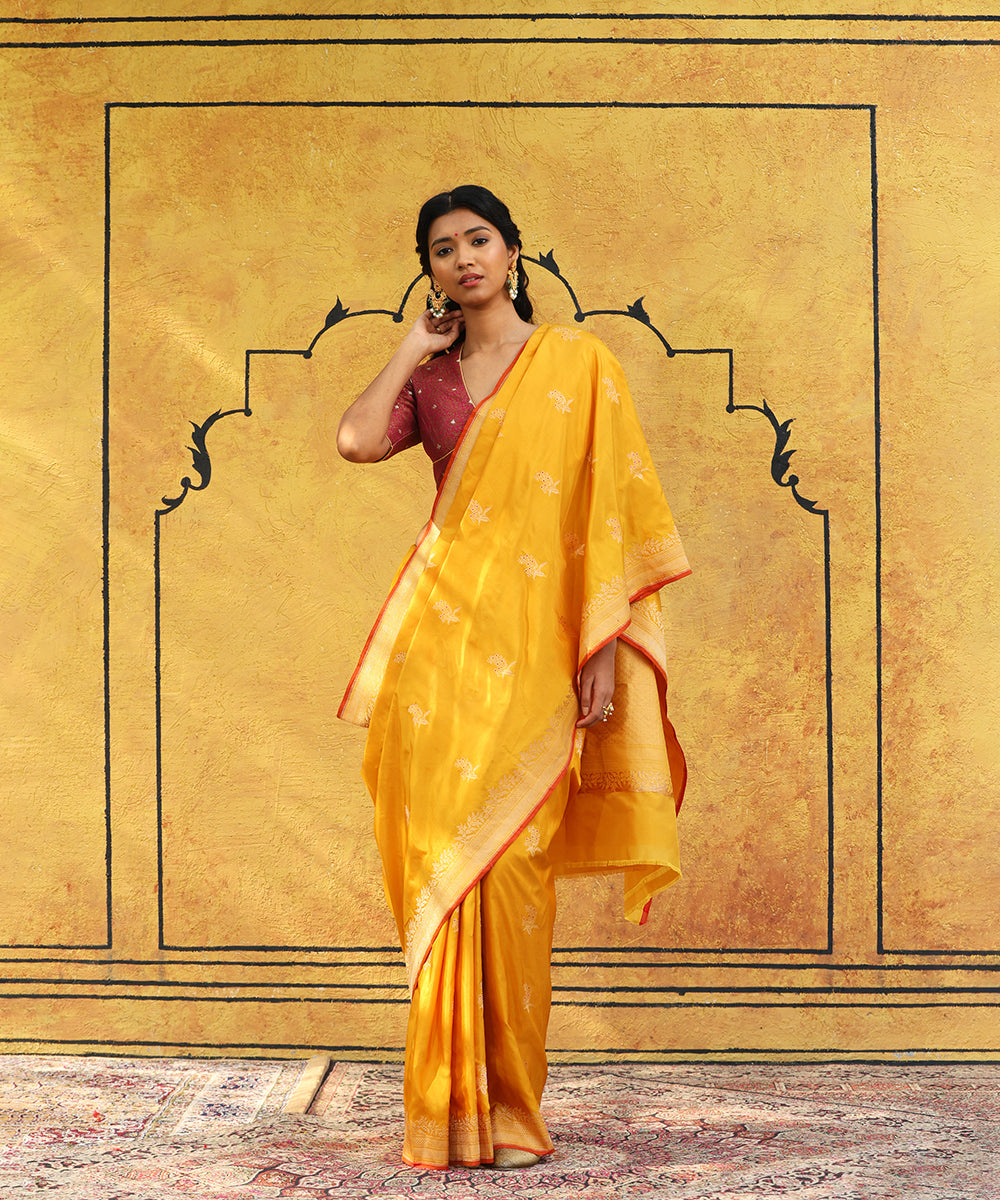 Handloom_Turmeric_Yellow_Pure_Katan_Silk_Saree_With_Kadhwa_Boota_And_Rust_Selvedge_WeaverStory_02