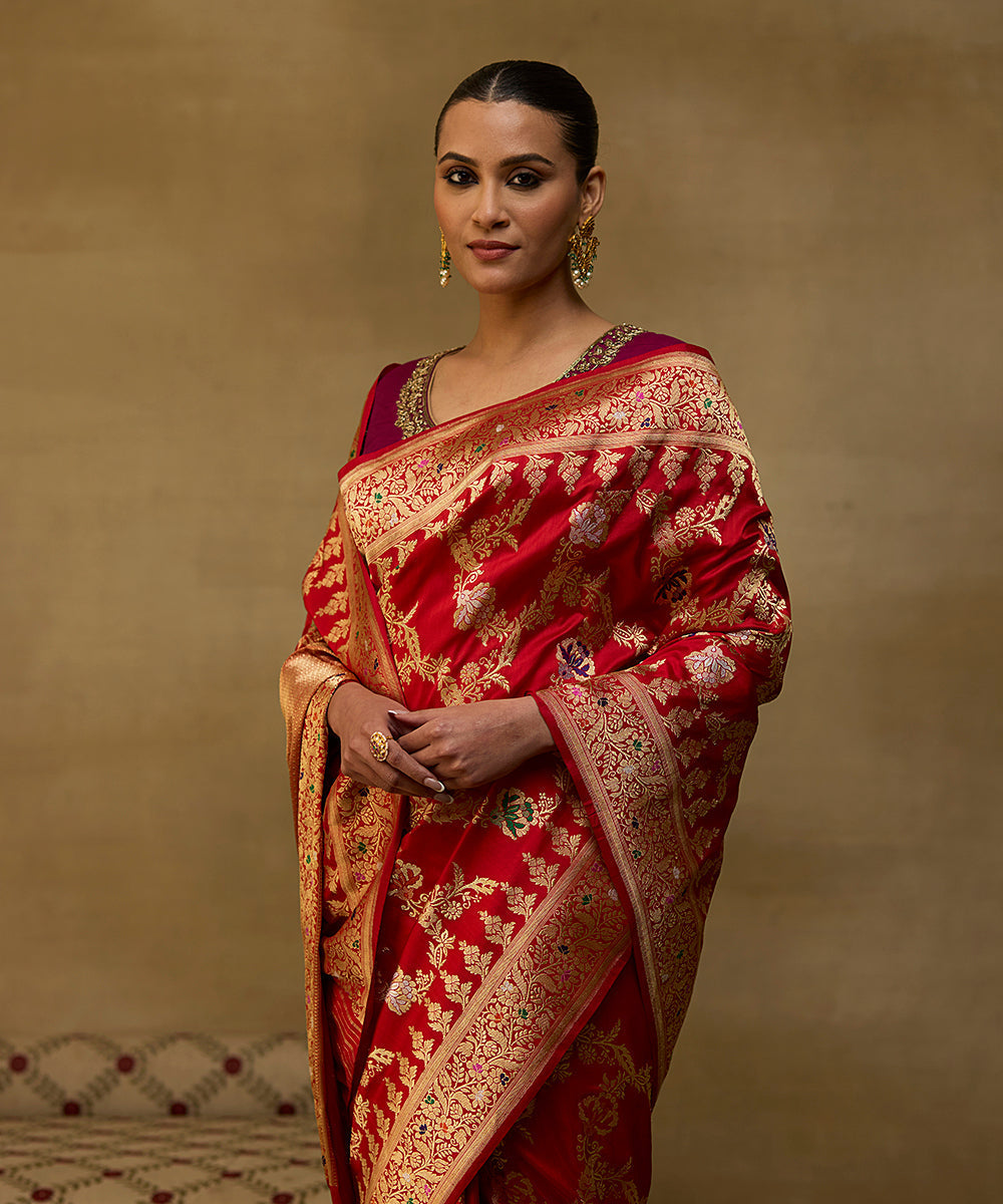 Handloom_Red_Pure_Katan_Silk_Banarasi_Saree_With_Kadhwa_Meenakari_Jaal_WeaverStory_01