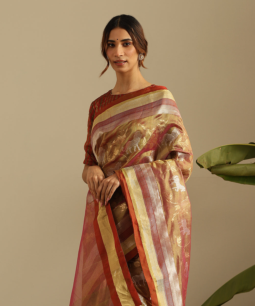 Green_And_Maroon_Dual_Tone_Pure_Chanderi_Silk_Saree_With_Lion_Motifs_WeaverStory_01